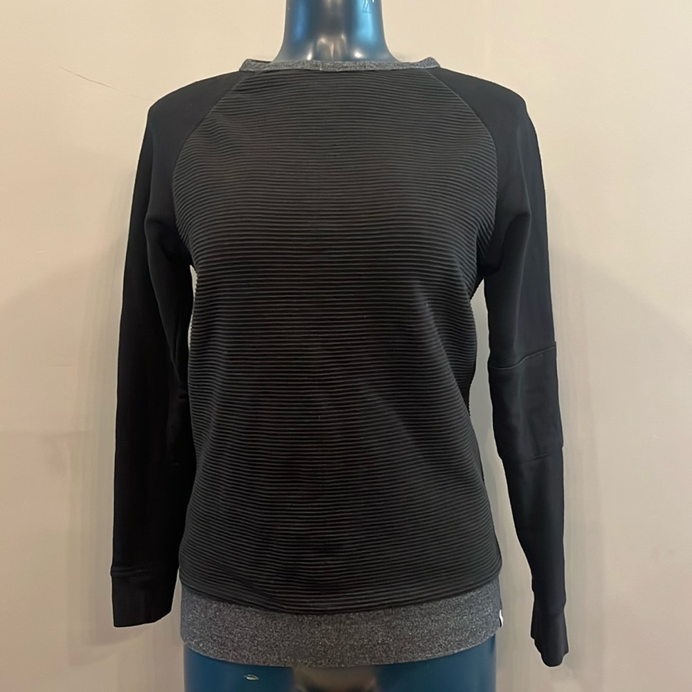 Sovereign Code sweater small